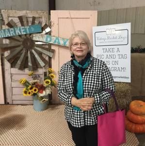 Meet your Posher, Suzanne